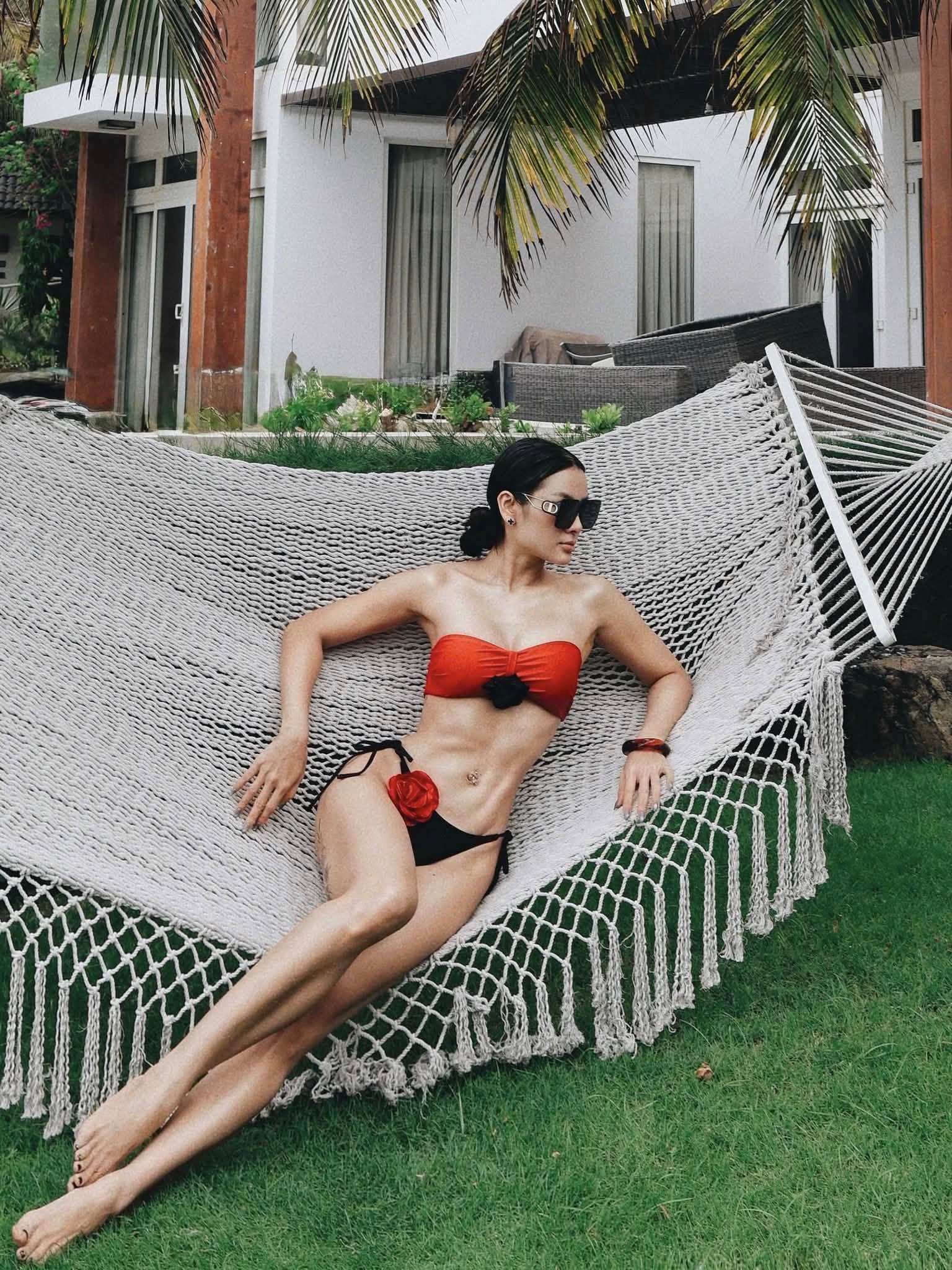 Phương Trinh Jolie diện bikini khoe cơ bụng số 11 "cực phẩm"- Ảnh 1.