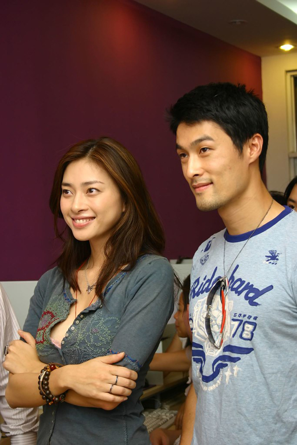 "Người yêu Johnny Trí Nguyễn": Kém nam diễn viên 24 tuổi, được báo Trung ca ngợi là nữ thần- Ảnh 3.