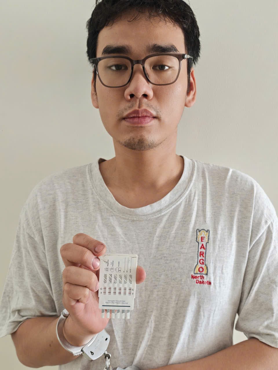 Bắt giữ nam thanh niên dùng clip nhạy cảm, ép người yêu cũ bán dâm- Ảnh 1.