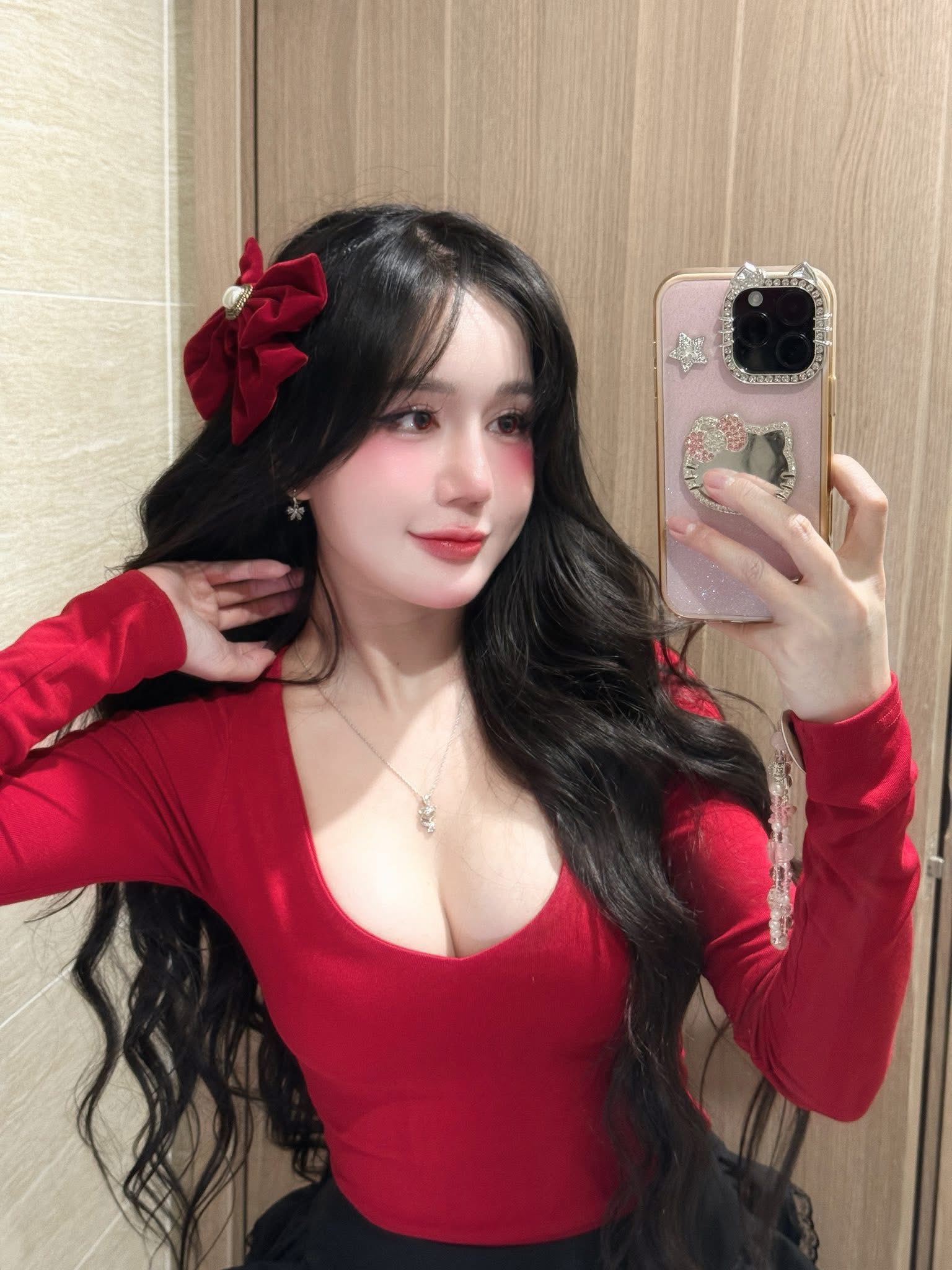 Nữ coser triệu view tung khoảnh khắc hóa tiên cá cực phẩm, lời tuyên bố lém lỉnh mới gây sốc!- Ảnh 5.