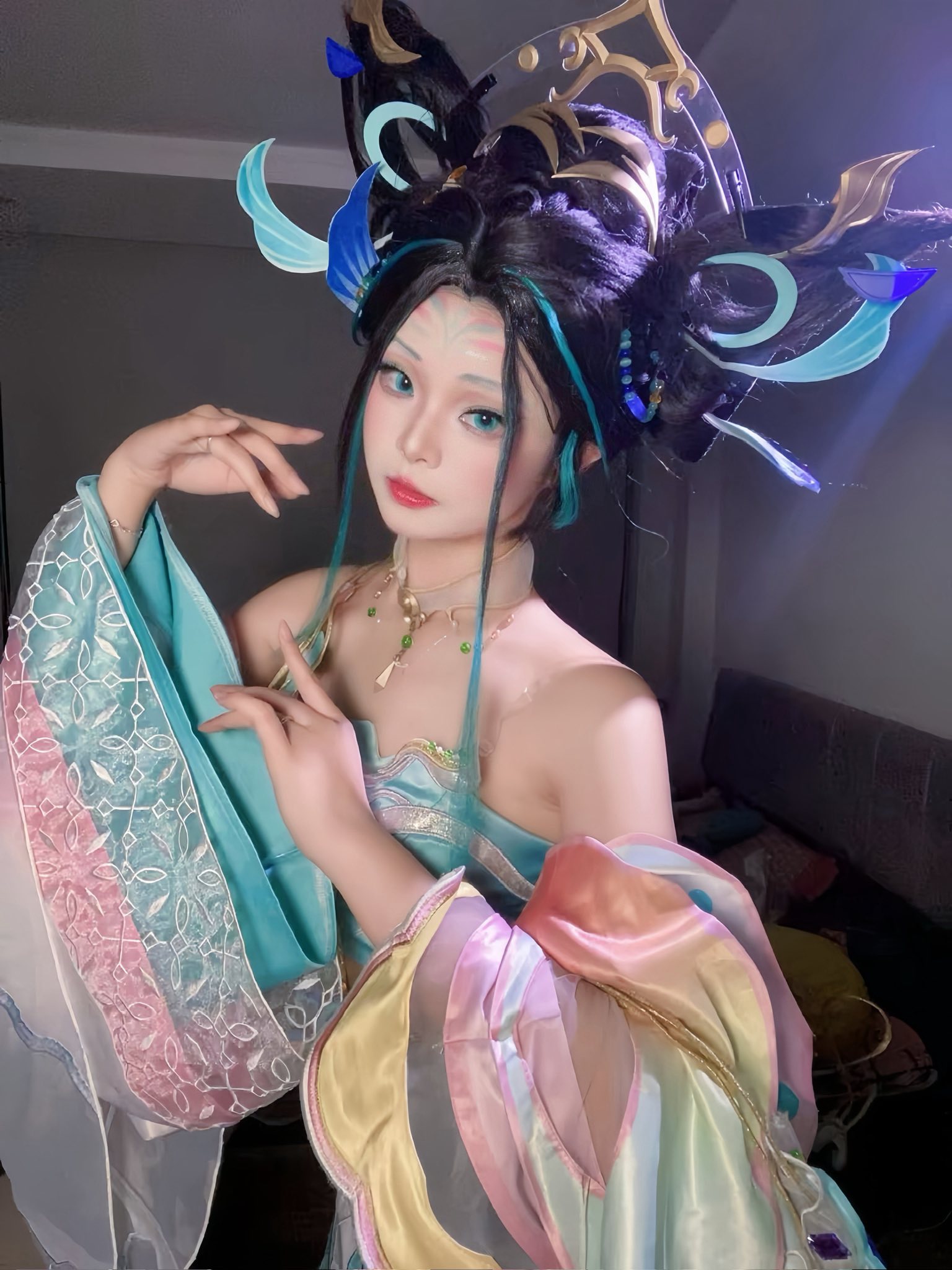 Công khai "bán quạt", nữ coser khiến triệu anh em game thủ "hoảng hồn"- Ảnh 3.