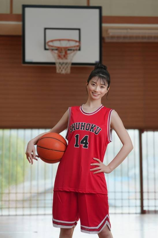 Cosplay nhân vật Slam Dunk, hot girl tân binh thành công nhất gây sốt, fan đua nhau xin "chơi cùng"- Ảnh 1.