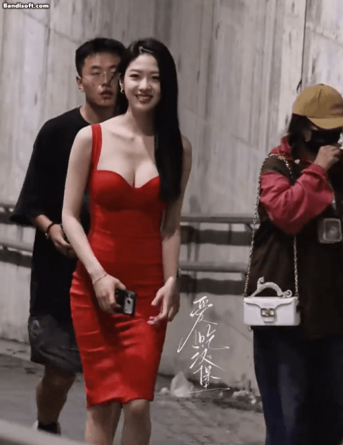Chỉ cần nhìn mỹ nhân này 3 giây thôi là đêm nay khỏi ngủ: Vòng 1 cháy màn hình, đẹp mà body nuột kinh khủng- Ảnh 2.