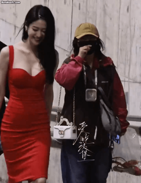 Chỉ cần nhìn mỹ nhân này 3 giây thôi là đêm nay khỏi ngủ: Vòng 1 cháy màn hình, đẹp mà body nuột kinh khủng- Ảnh 1.