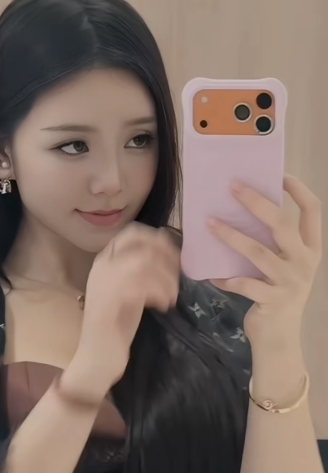 Quỳnh Kool tung video "bắt trend" cực cháy, slay từ ánh mắt đến nụ cười!- Ảnh 4.