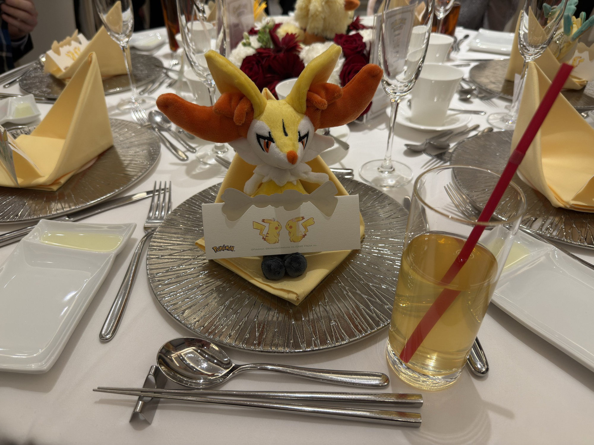 Cặp đôi Nhật Bản gây sốt với đám cưới phong cách Pokémon "độc nhất vô nhị"- Ảnh 4.