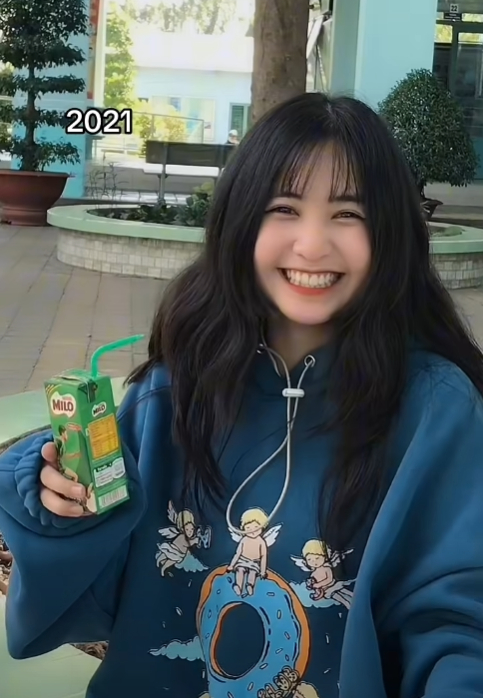 5 năm 1 hành trình, nữ TikToker "triệu follow" ngày càng thăng hạng, vẫn giữ nguyên nụ cười trong trẻo thuở ban đầu khiến anh em "gục ngã"- Ảnh 4.