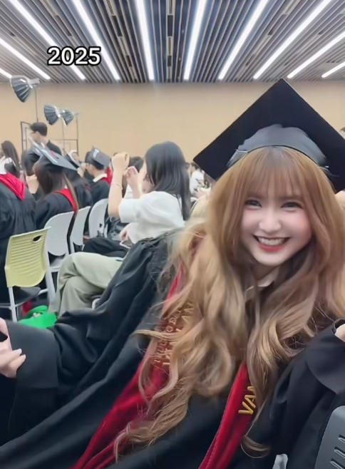 5 năm 1 hành trình, nữ TikToker "triệu follow" ngày càng thăng hạng, vẫn giữ nguyên nụ cười trong trẻo thuở ban đầu khiến anh em "gục ngã"- Ảnh 5.