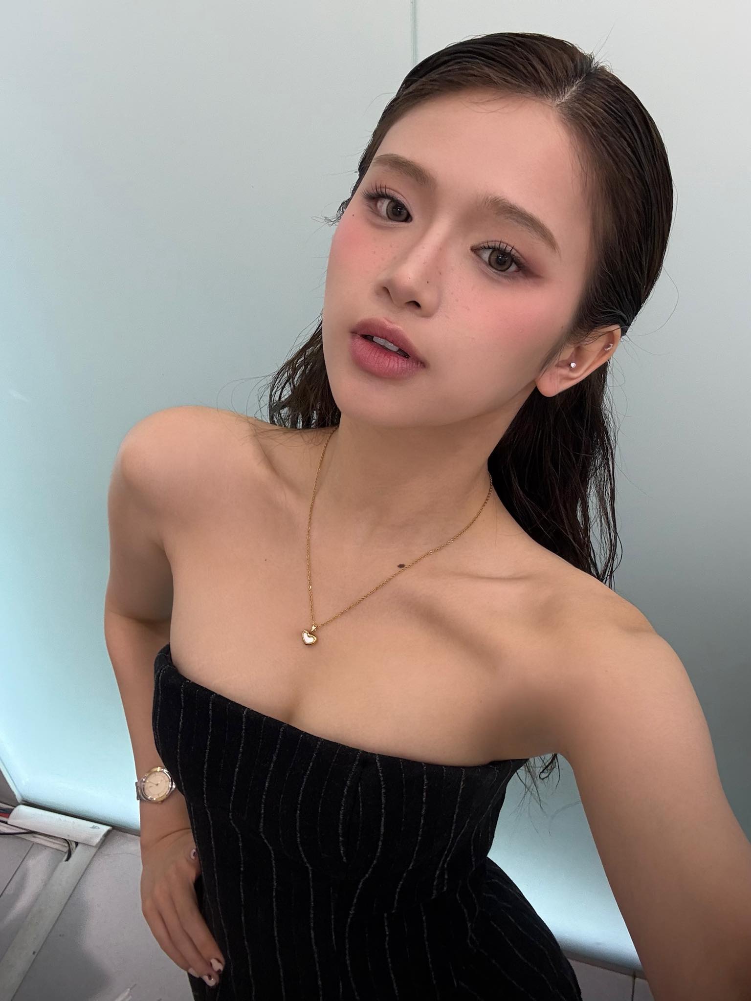 Càng ngày càng xinh, Linh Ka chỉ "thả nhẹ" một bức ảnh ngược sáng, vẫn đủ khiến CĐM phải mê mẩn- Ảnh 1.