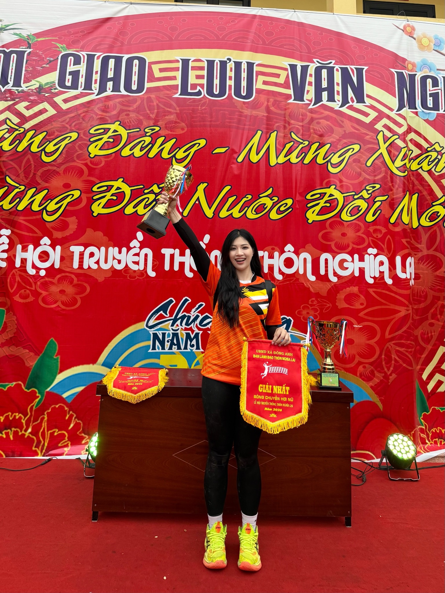 "Chán" đấu vật, Anh Thơ "chuyển kênh" sang bộ môn bóng chuyền, tiếp tục khiến CĐM không thể rời mắt- Ảnh 3.