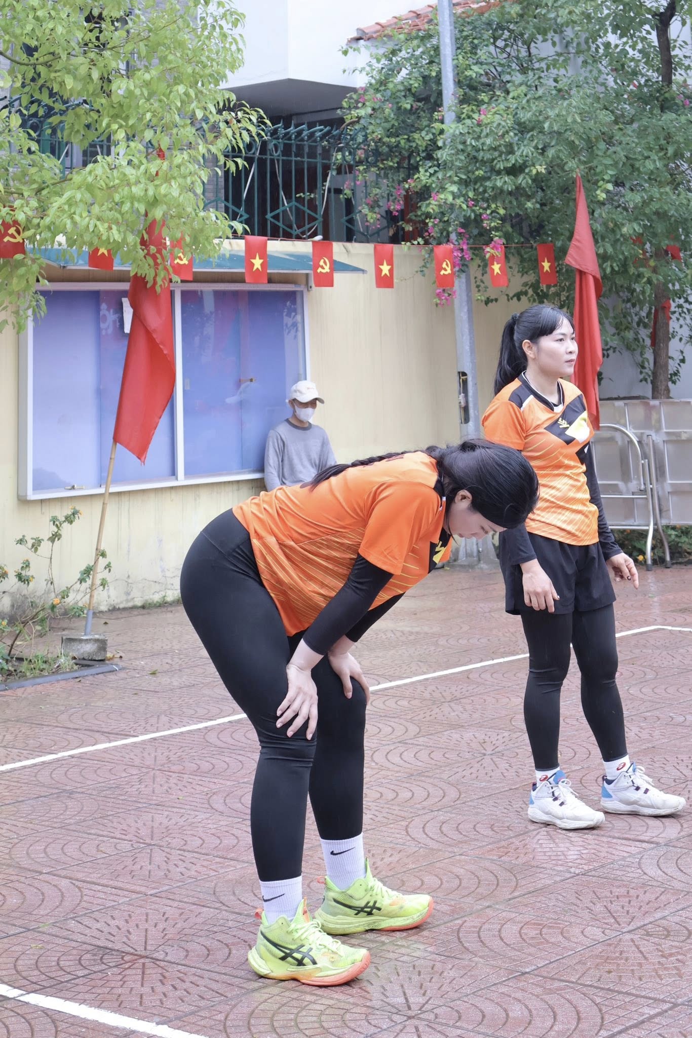 "Chán" đấu vật, Anh Thơ "chuyển kênh" sang bộ môn bóng chuyền, tiếp tục khiến CĐM không thể rời mắt- Ảnh 5.