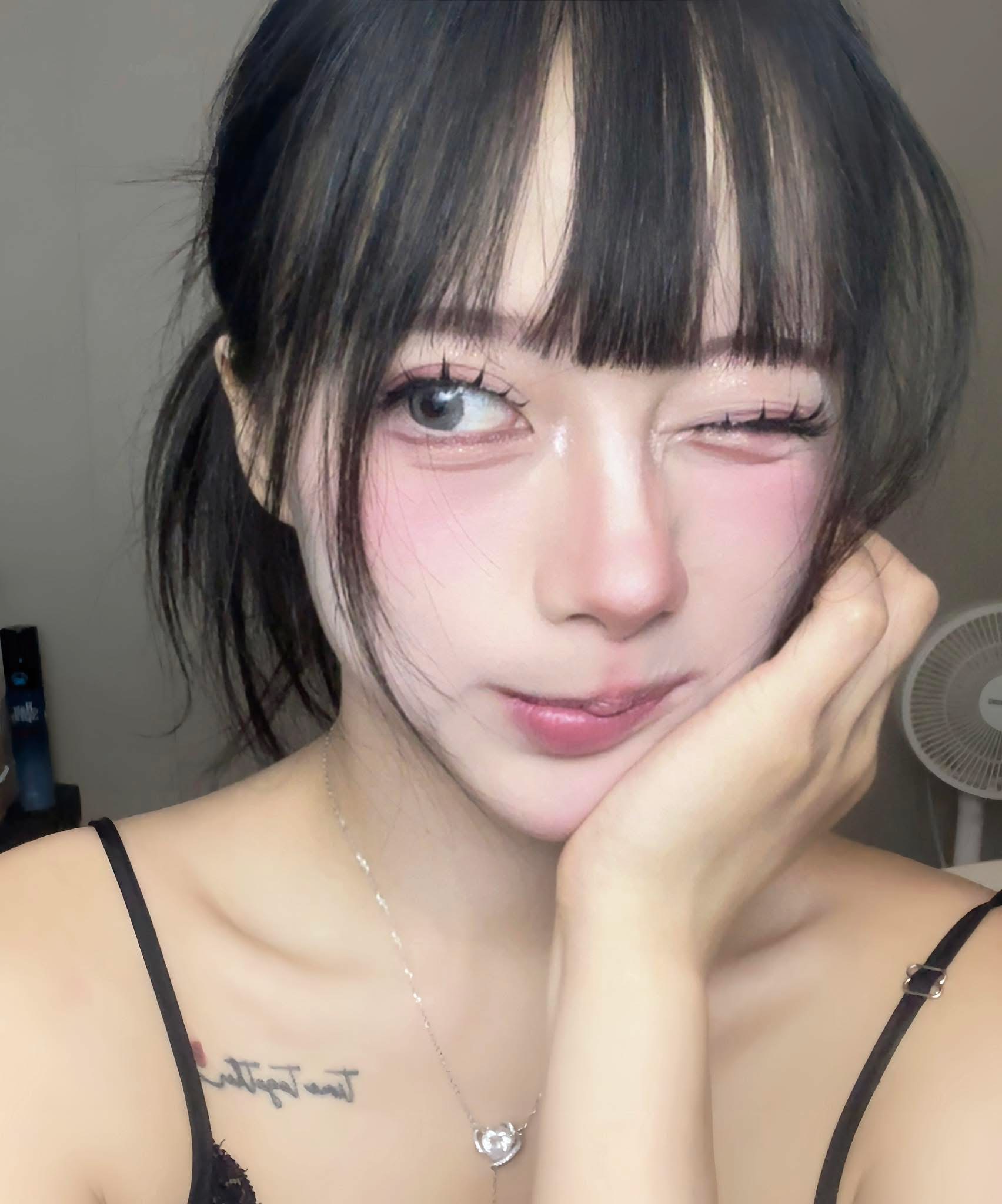 Chỉ một khoảnh khắc vén tóc, "nữ thần" giới cosplay khiến hàng triệu fan nam rung rinh vì quá đỗi ngọt ngào- Ảnh 8.