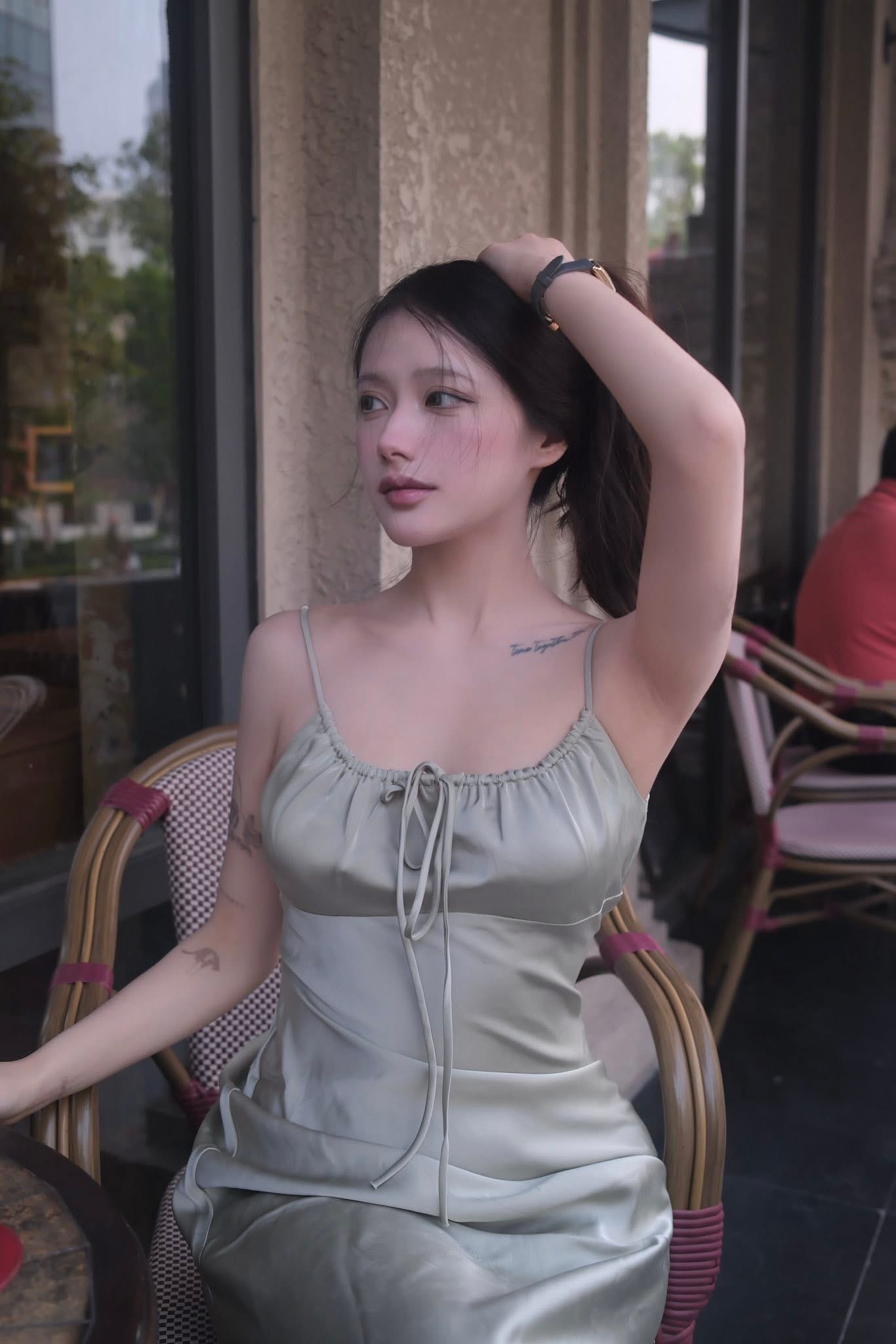 Chỉ một khoảnh khắc vén tóc, "nữ thần" giới cosplay khiến hàng triệu fan nam rung rinh vì quá đỗi ngọt ngào- Ảnh 6.