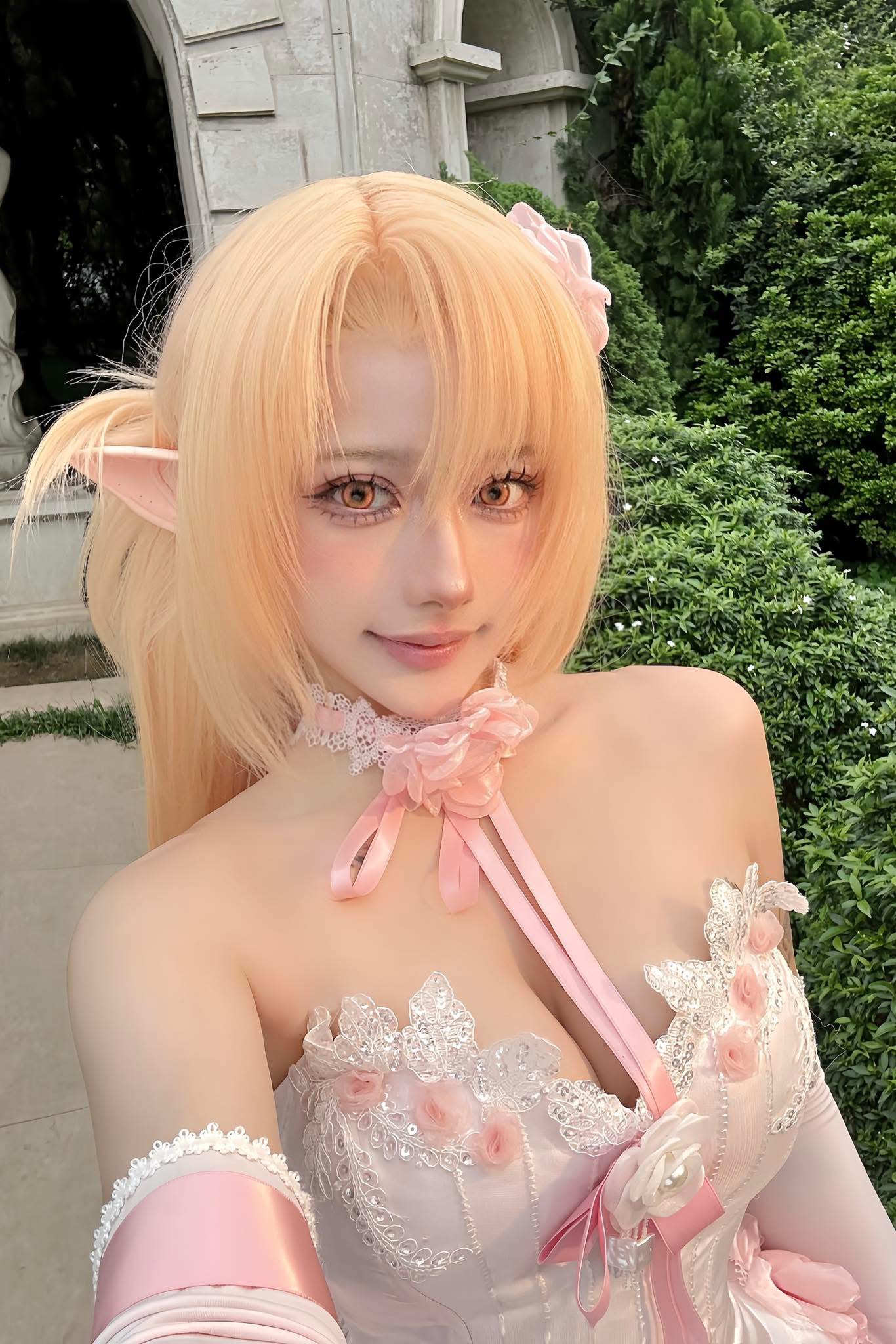 Chỉ một khoảnh khắc vén tóc, "nữ thần" giới cosplay khiến hàng triệu fan nam rung rinh vì quá đỗi ngọt ngào- Ảnh 3.