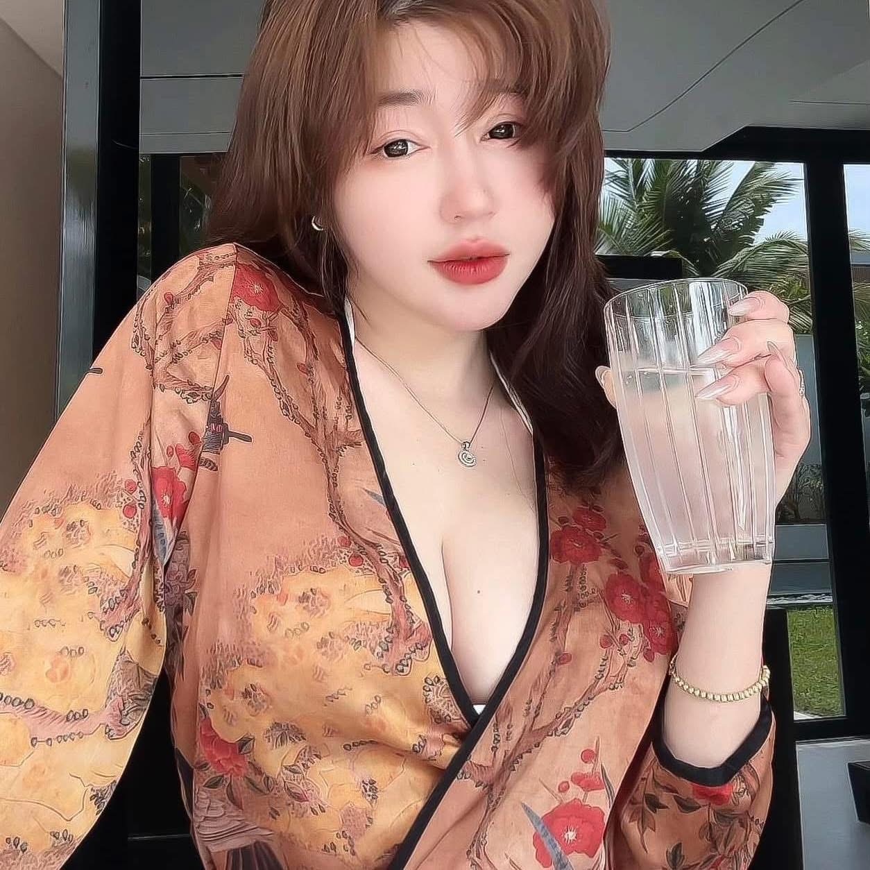 Quá bức xúc, Elly Tran lên tiếng về việc bị gắn mác bởi những từ ngữ "nhạy cảm"- Ảnh 4.