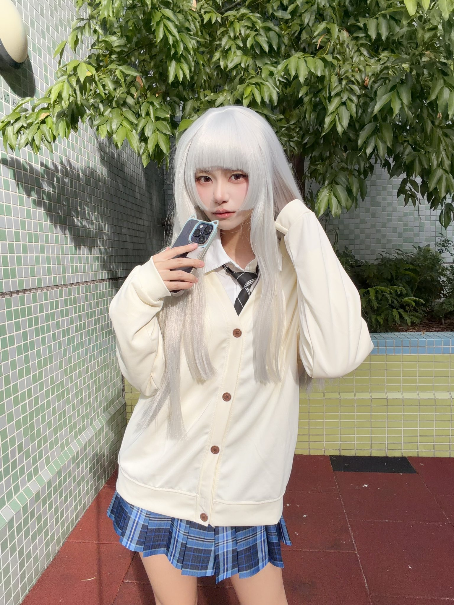 Cận cảnh màn "xóa xăm" của các nữ coser xinh đẹp, hóa ra để hóa trang cần phải chịu đau đớn đến mức này- Ảnh 1.