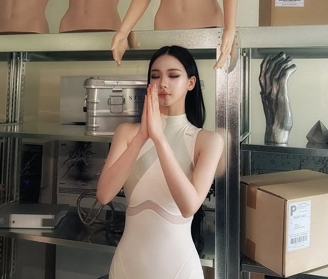 Đã tìm ra "ma nơ canh" sống của Kbiz, "thánh body" Lisa giờ chỉ còn là cái tên?- Ảnh 4.