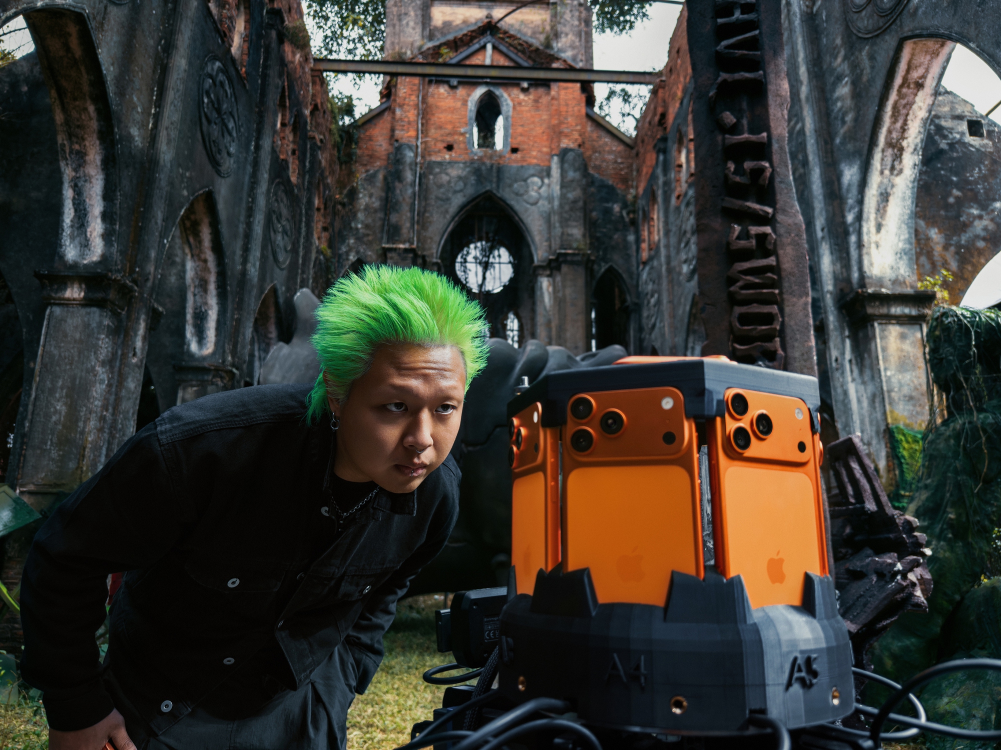 Kết hợp với MCK, Apple ra mắt Album Trailer Shot on iPhone 360° cực "đỉnh" khiến CĐM thích thú- Ảnh 3.