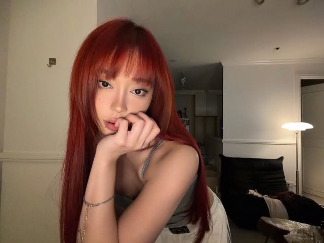 Nhẹ nhàng khoe dáng khi mới "ngủ dậy", nữ streamer lai Việt khiến triệu anh em game thủ "đứng hình"- Ảnh 1.