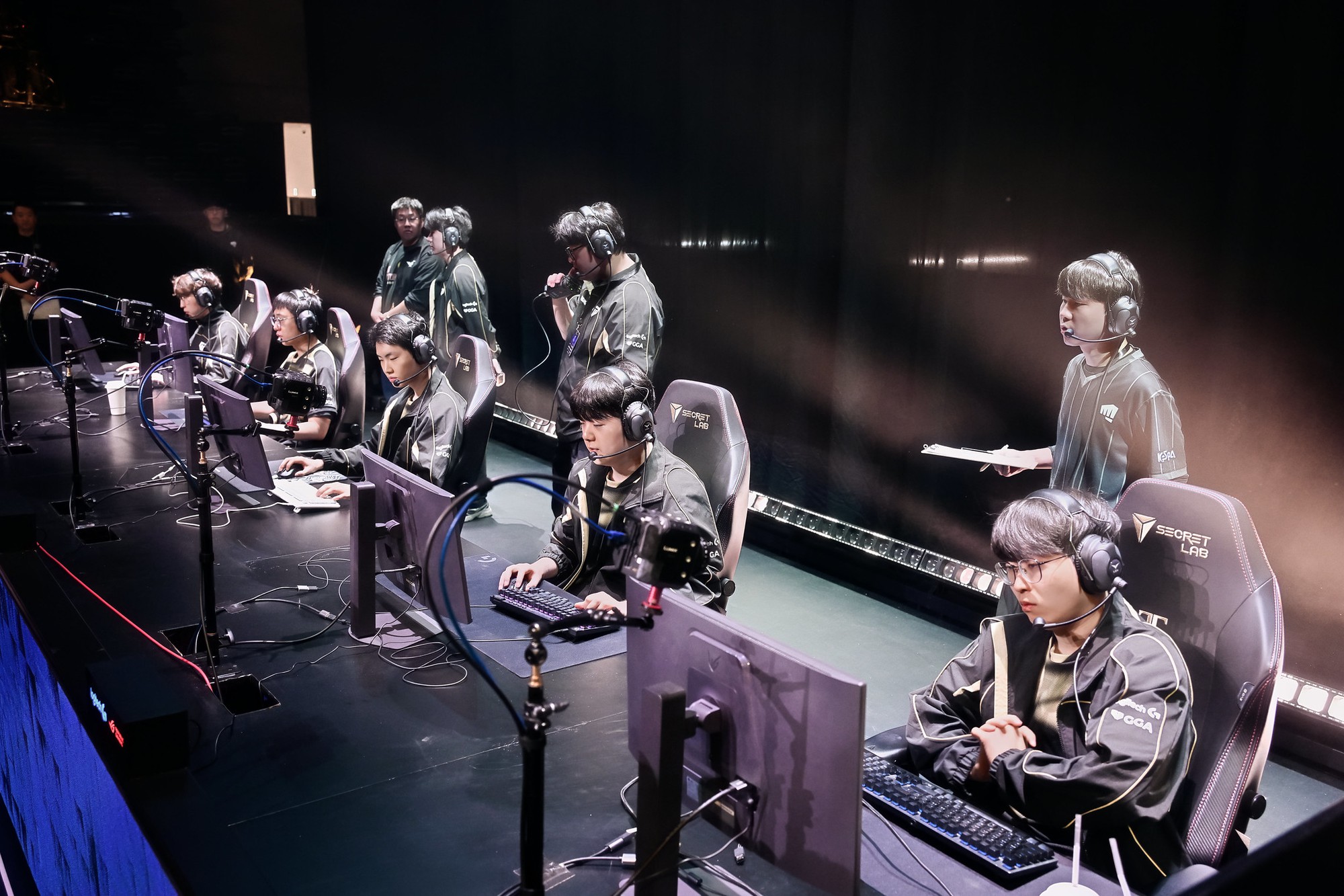 Gen.G lâm vào tình cảnh "tiến thoái lưỡng nan"- Ảnh 2.