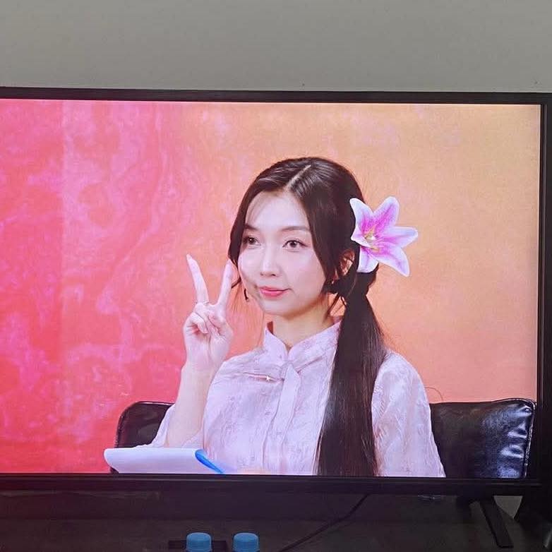 Không thể rời mắt khỏi nhan sắc ấn tượng của nữ MC tân binh đang "làm mưa làm gió" làng game Việt- Ảnh 3.