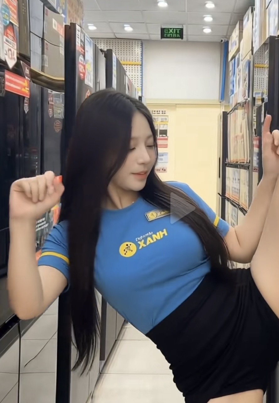 Thực hư clip xoạc "viral" của nữ nhân viên xinh đẹp, dân tình "mắt tròn mắt dẹt" ngỡ ngàng- Ảnh 3.