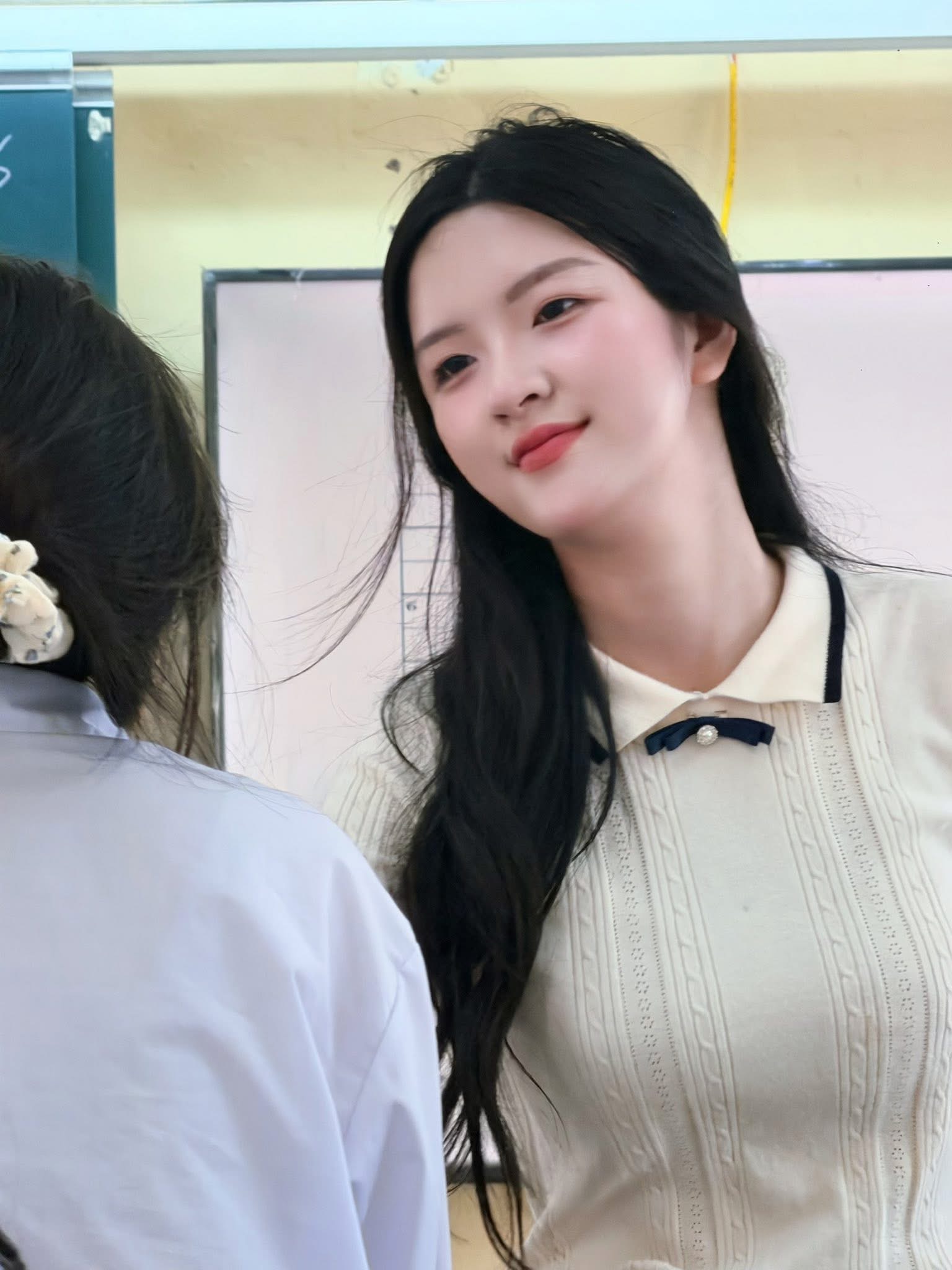 Bật mí sức hút của cô giáo tiếng Anh "nhà người ta": Vừa giỏi vừa duyên, thảo nào người xem "mê tít"!- Ảnh 2.