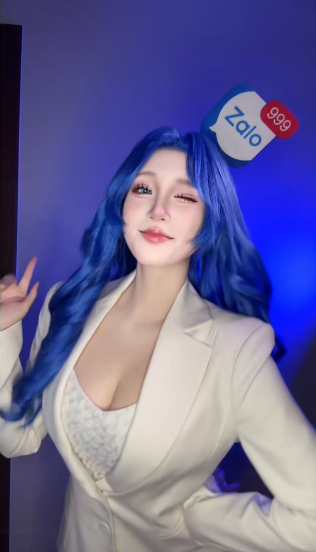 Biến hình thành... "Zalo", nữ coser khiến người xem choáng với ý tưởng "độc lạ"- Ảnh 3.