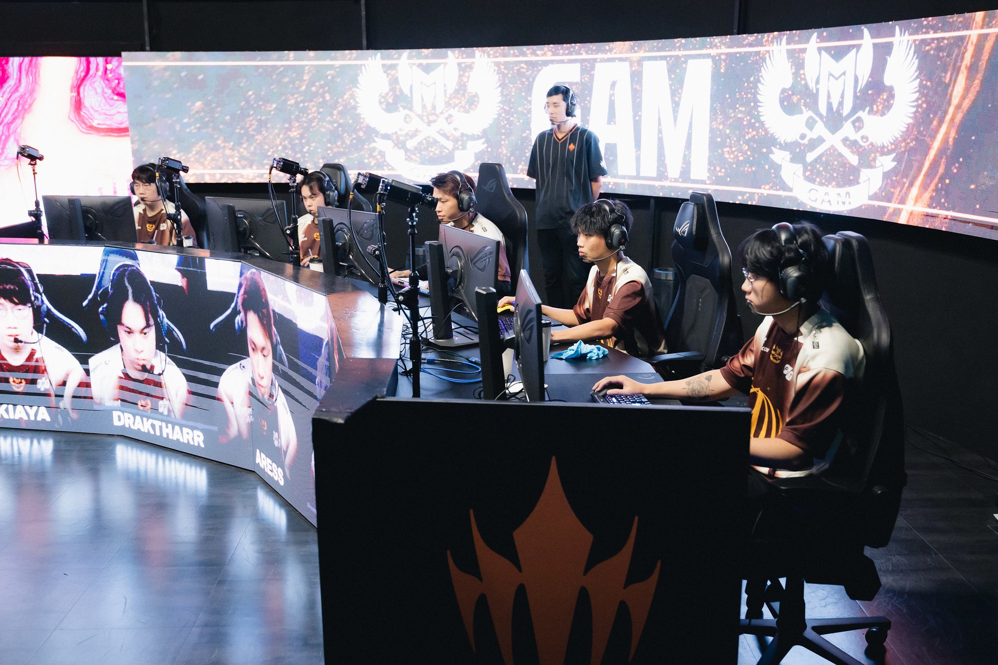 GAM đang gặp khó vì chính lựa chọn của mình- Ảnh 1.