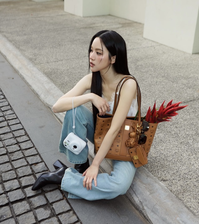 Gái xinh khoe nội y hút gần 3 triệu lượt xem, ngoài đời mặc đơn giản vẫn cuốn- Ảnh 6.