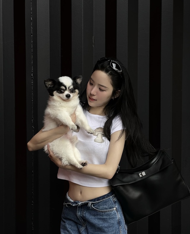 Gái xinh khoe nội y hút gần 3 triệu lượt xem, ngoài đời mặc đơn giản vẫn cuốn- Ảnh 5.