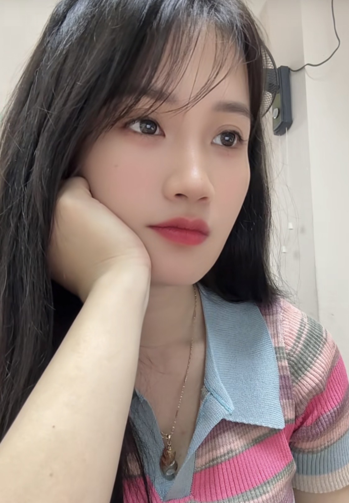 Sáng bừng cả khung hình, cô giáo mầm non gây bất ngờ với vóc dáng chuẩn chỉnh và thần thái cuốn hút- Ảnh 3.