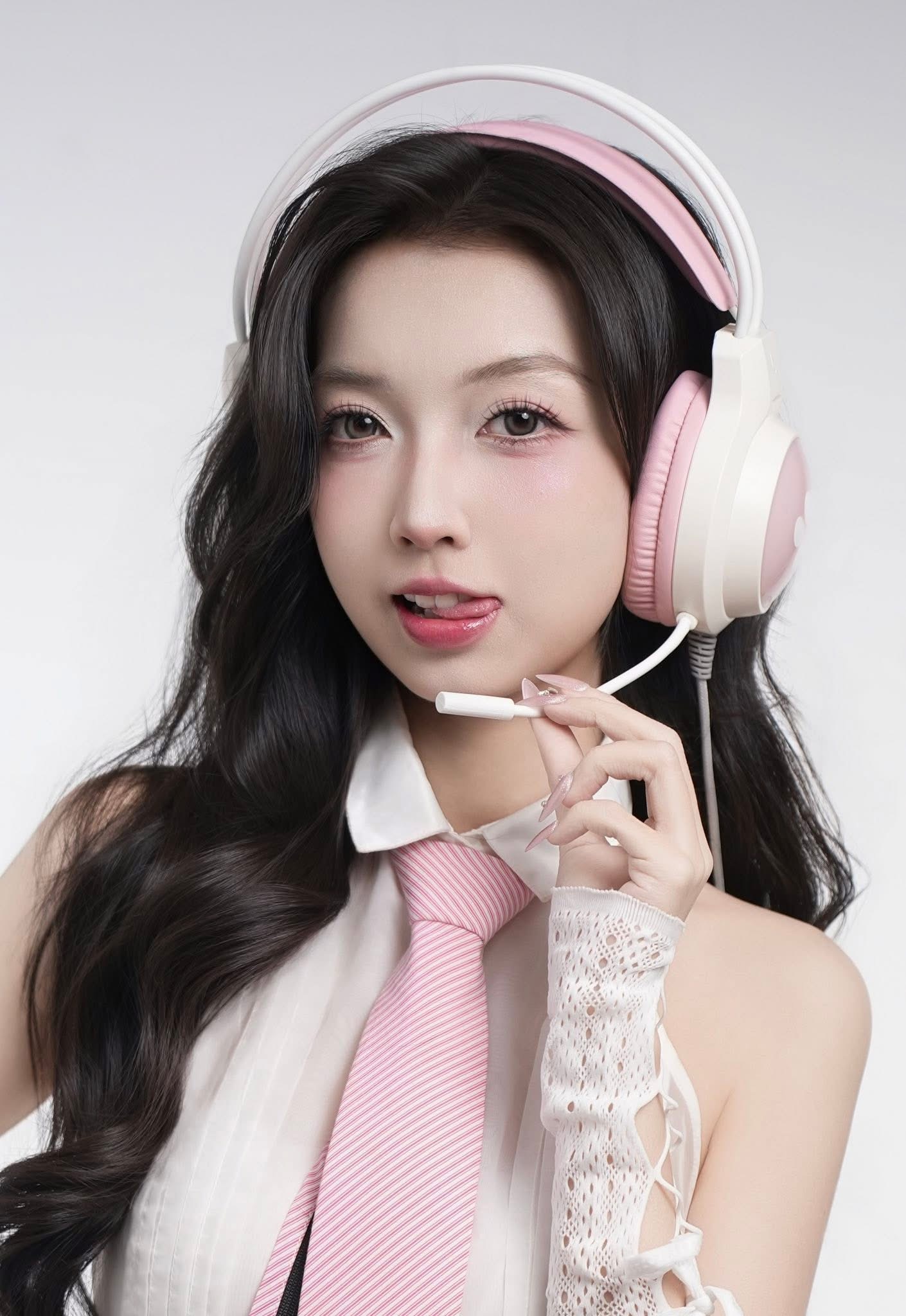 MC Hoài An thẳng thắn "nhắc nhở" viewer khi bị so sánh với tiền bối- Ảnh 1.