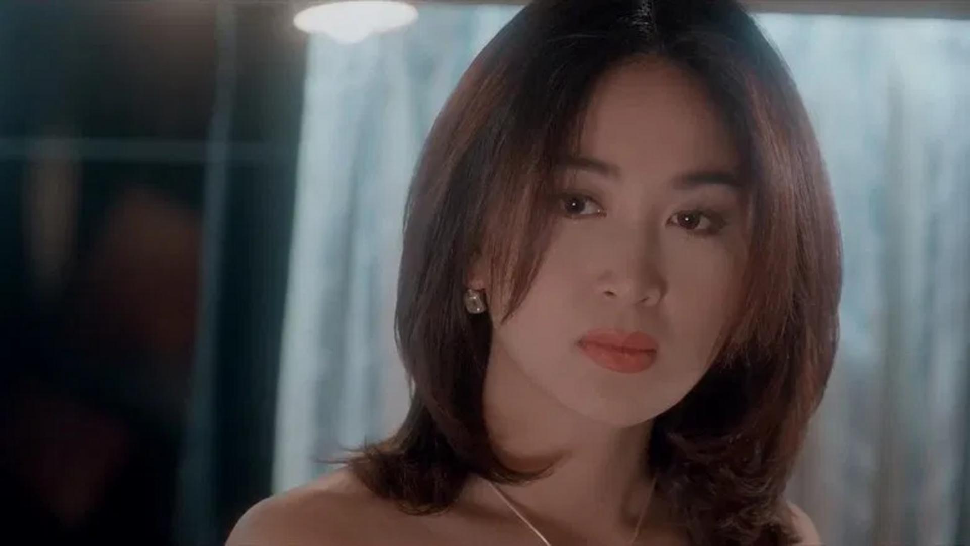 Thời hoàng kim của dòng phim 18+ Hong Kong và những "nàng thơ" làm khuynh đảo màn ảnh thập niên 90- Ảnh 7. Thời hoàng kim của dòng phim 18+ Hong Kong và những "nàng thơ" làm khuynh đảo màn ảnh thập niên 90- Ảnh 7.