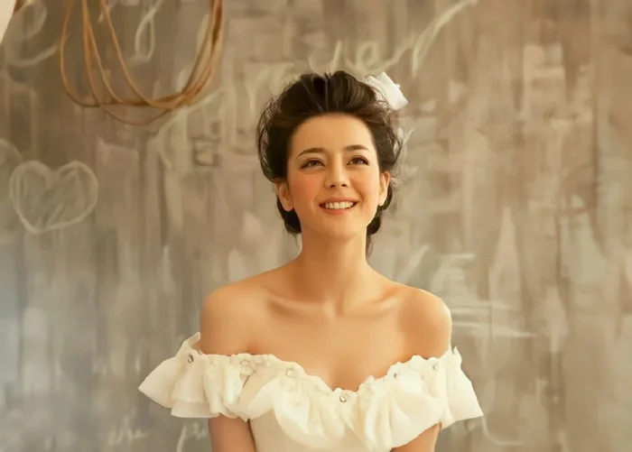 Mỹ nhân mặc váy cưới đẹp nhất showbiz gọi tên Địch Lệ Nhiệt Ba!- Ảnh 3.