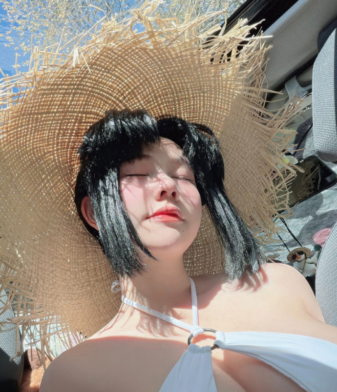 Cuối cùng, Arisa Nguyễn cũng "xả ảnh" đón hè, khiến anh em game thủ hết lời khen ngợi- Ảnh 3.