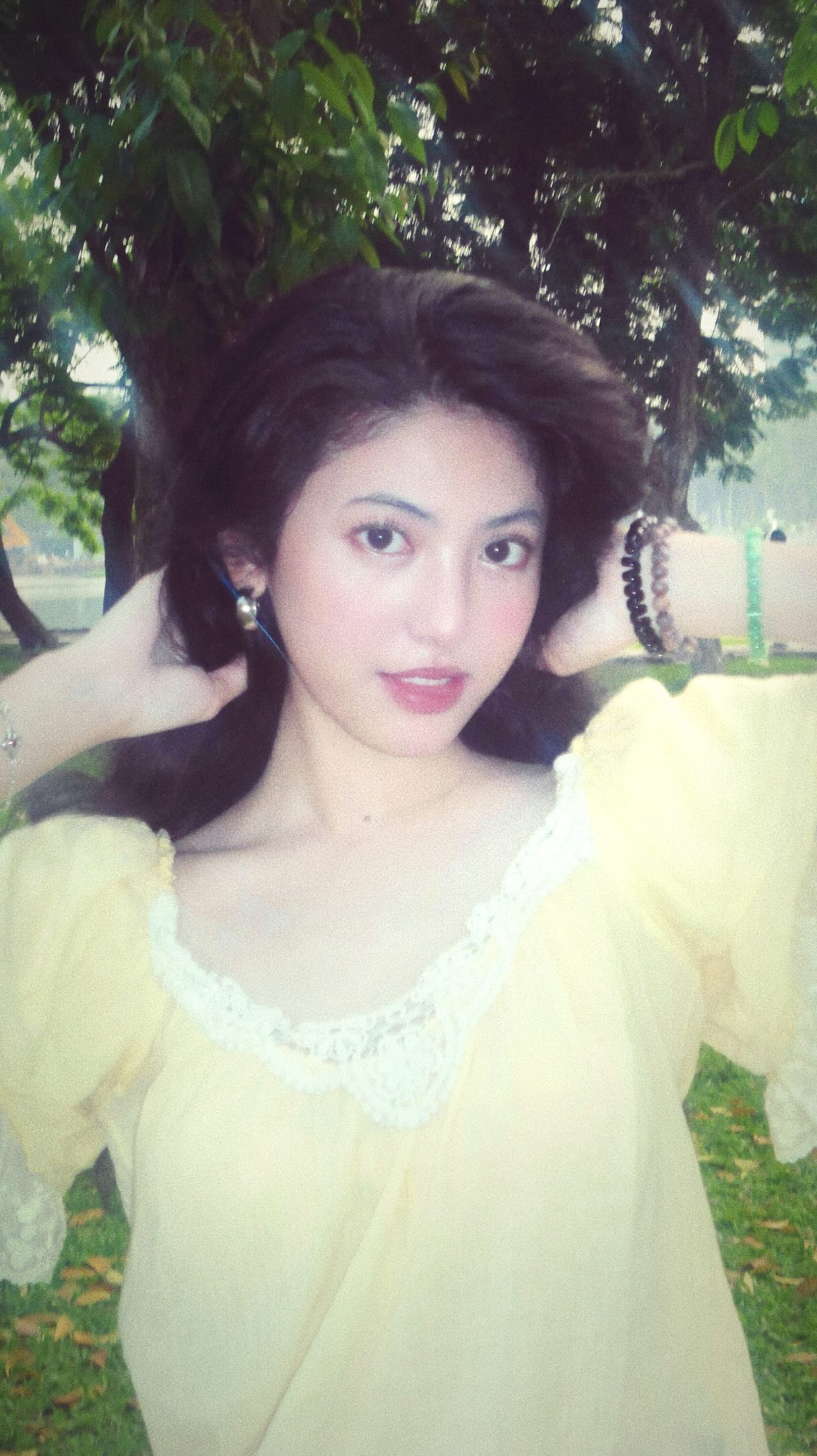 Cô gái nổi tiếng với bộ ảnh chụp ở công viên Thống Nhất: Mình không cố để trông cổ điển- Ảnh 2. Cô gái nổi tiếng với bộ ảnh chụp ở công viên Thống Nhất: Mình không cố để trông cổ điển- Ảnh 2.