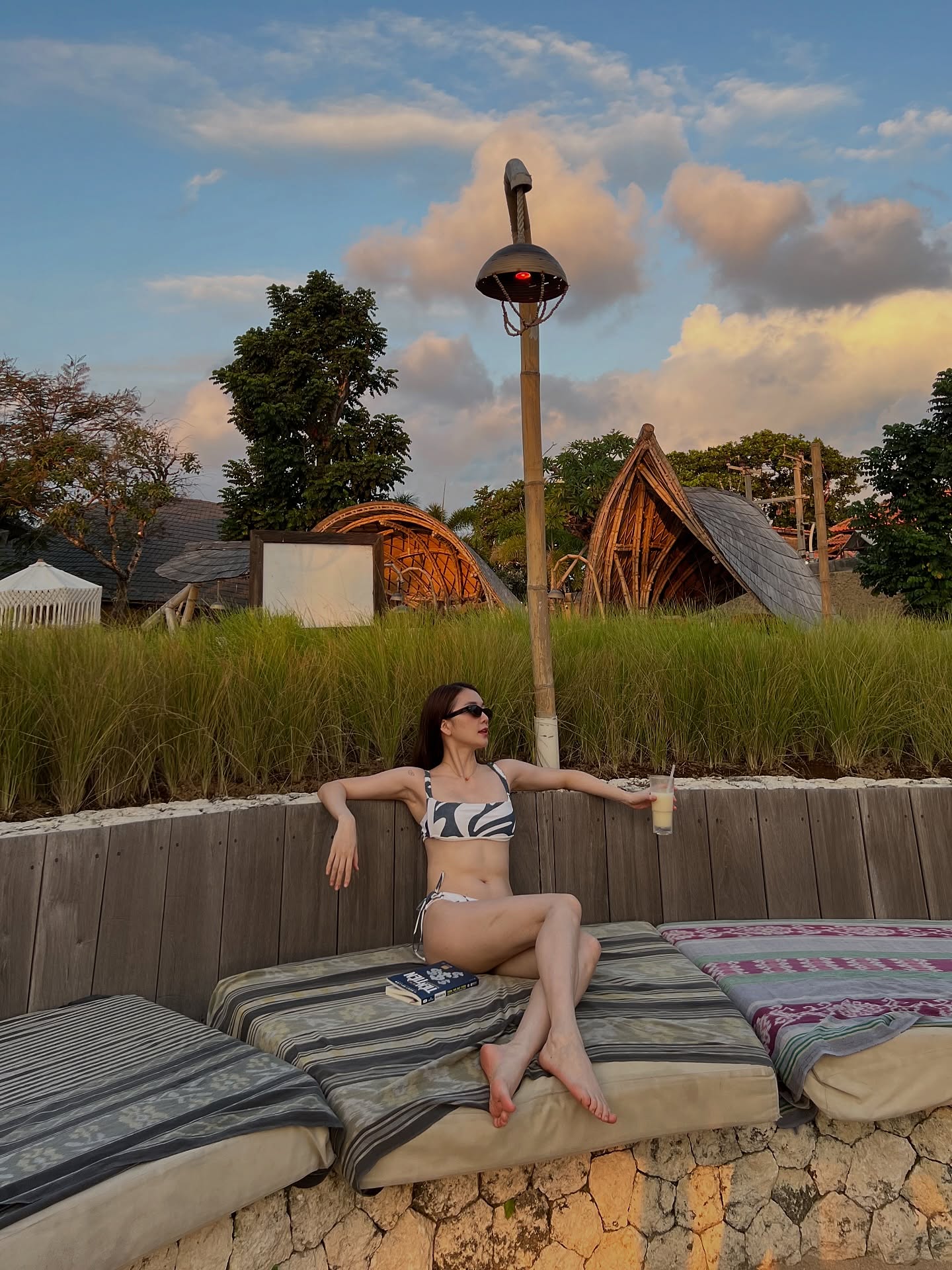 Nắng nóng cũng không bằng dàn mỹ nhân "đua bikini": Phương Ly - Văn Mai Hương đọ body hừng hực, nín thở chờ 1 "con tướng"- Ảnh 4. Nắng nóng cũng không bằng dàn mỹ nhân "đua bikini": Phương Ly - Văn Mai Hương đọ body hừng hực, nín thở chờ 1 "con tướng"- Ảnh 4.