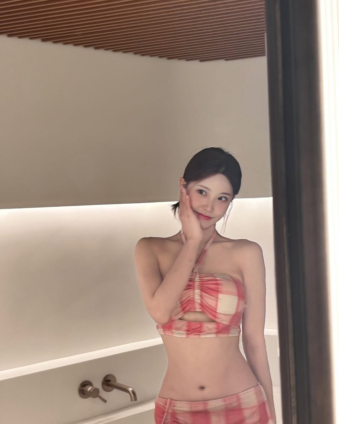 Hé lộ nhan sắc hot girl bị nghi là nguyên nhân khiến cựu vương CKTG kết thúc mối tình hơn 10 năm- Ảnh 4.