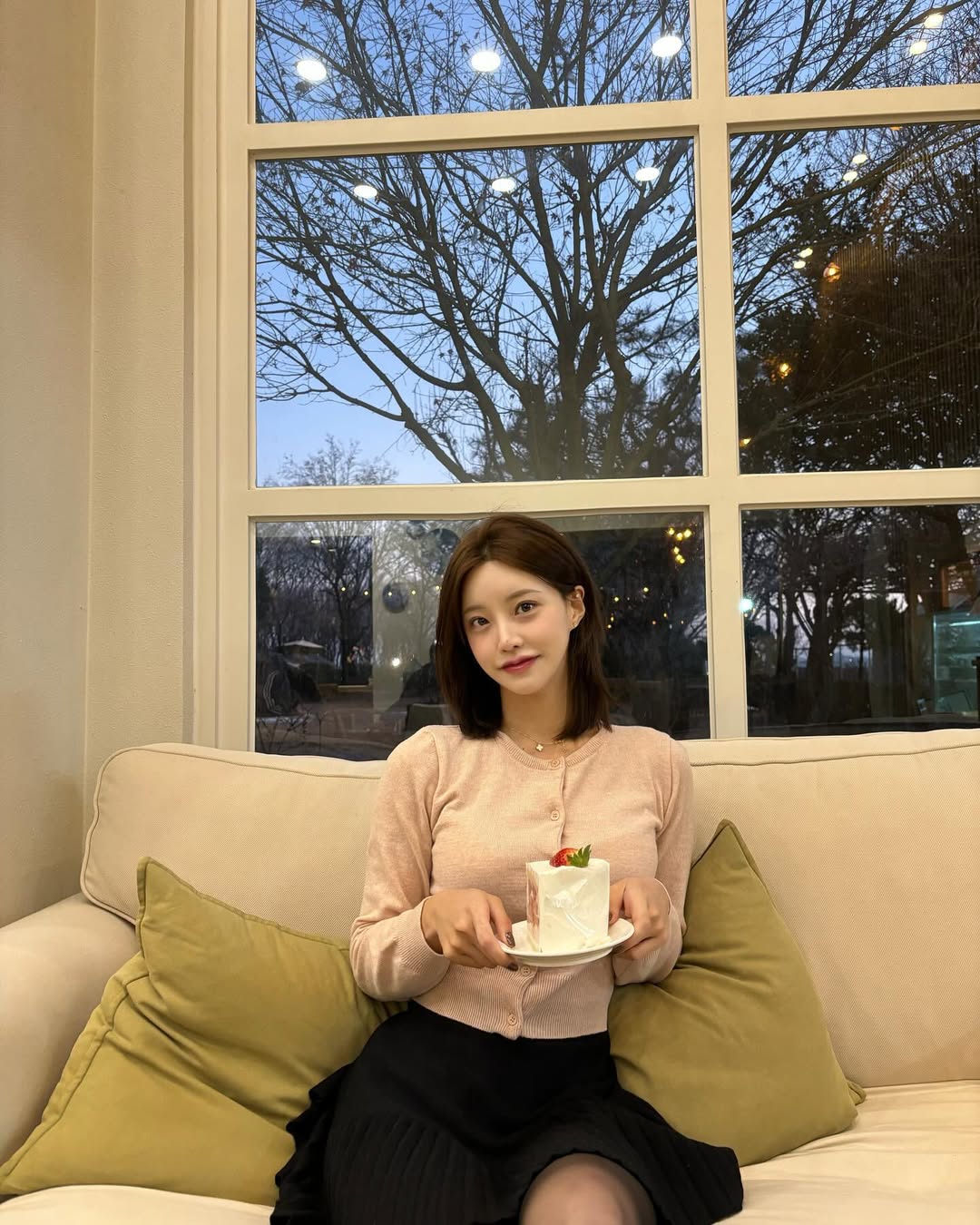 Hé lộ nhan sắc hot girl bị nghi là nguyên nhân khiến cựu vương CKTG kết thúc mối tình hơn 10 năm- Ảnh 2.