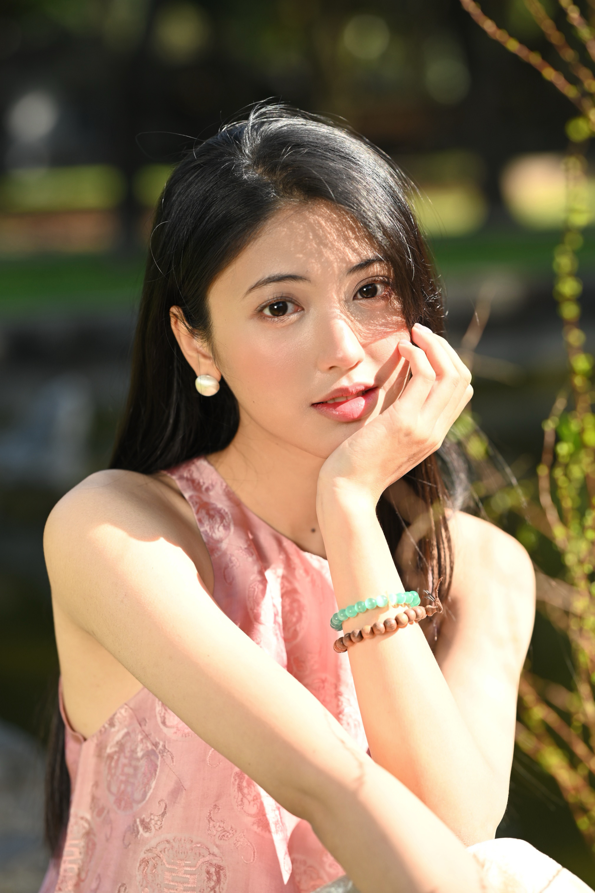 Cô gái nổi tiếng với bộ ảnh chụp ở công viên Thống Nhất: Mình không cố để trông cổ điển- Ảnh 7. Cô gái nổi tiếng với bộ ảnh chụp ở công viên Thống Nhất: Mình không cố để trông cổ điển- Ảnh 7.