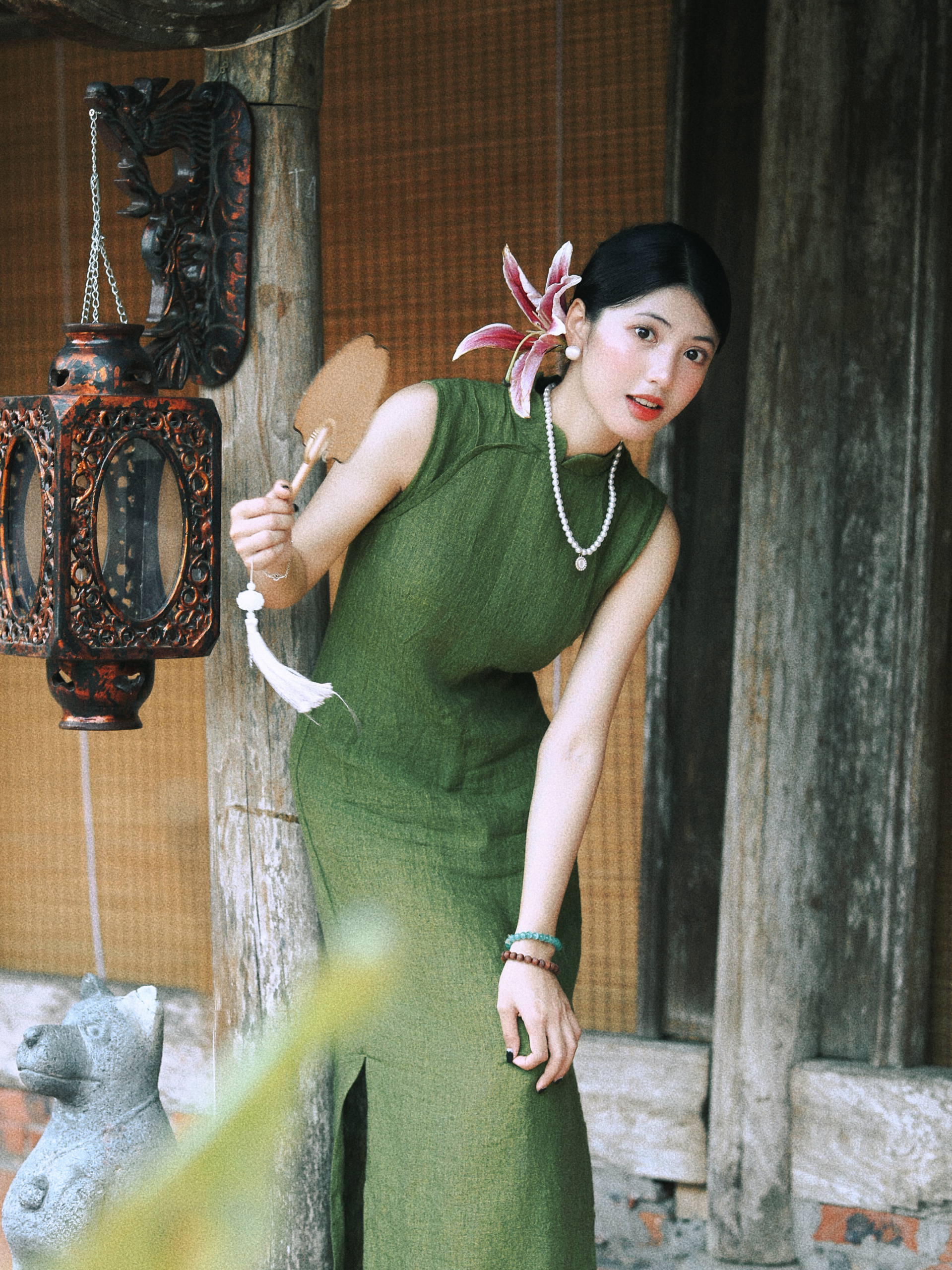 Cô gái nổi tiếng với bộ ảnh chụp ở công viên Thống Nhất: Mình không cố để trông cổ điển- Ảnh 19. Cô gái nổi tiếng với bộ ảnh chụp ở công viên Thống Nhất: Mình không cố để trông cổ điển- Ảnh 19.