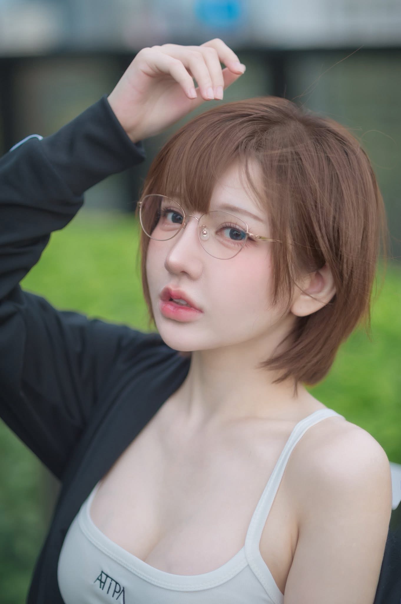 Nhập vai game "mỹ ngựa", nữ streamer thả dáng với bikini cuốn hút!- Ảnh 4.