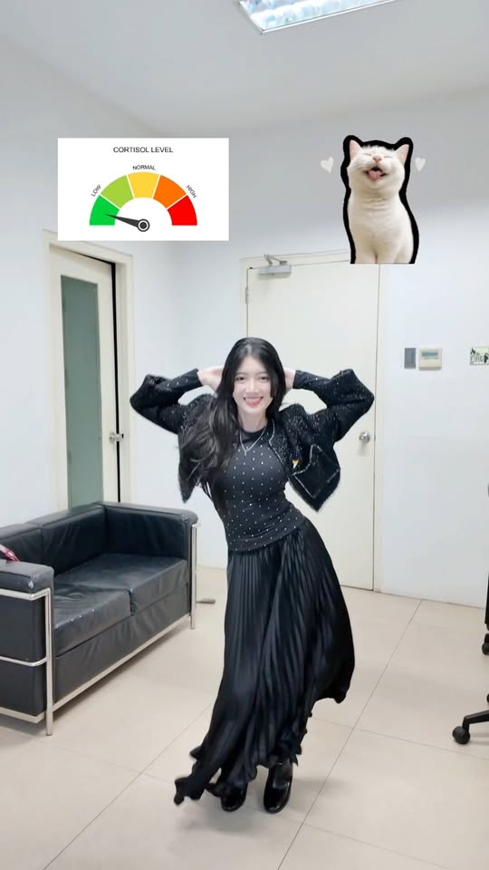 Vừa dùng nhạc Việt, lại còn hát tiếng Việt và nhảy cực quyến rũ, nữ TikToker khiến CDM không khỏi thích thú- Ảnh 5.