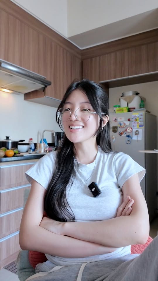 Vừa dùng nhạc Việt, lại còn hát tiếng Việt và nhảy cực quyến rũ, nữ TikToker khiến CDM không khỏi thích thú- Ảnh 3.