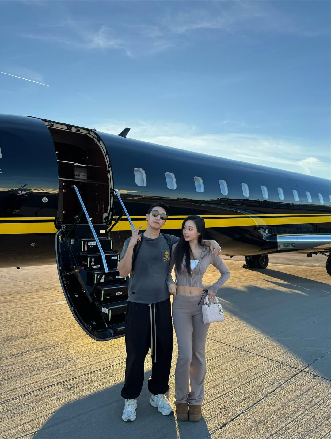 Nữ tiếp viên hàng không đẹp như "búp bê sống" bỏ nghề lấy chồng CEO: Nhan sắc, cuộc sống giờ ra sao?- Ảnh 11.