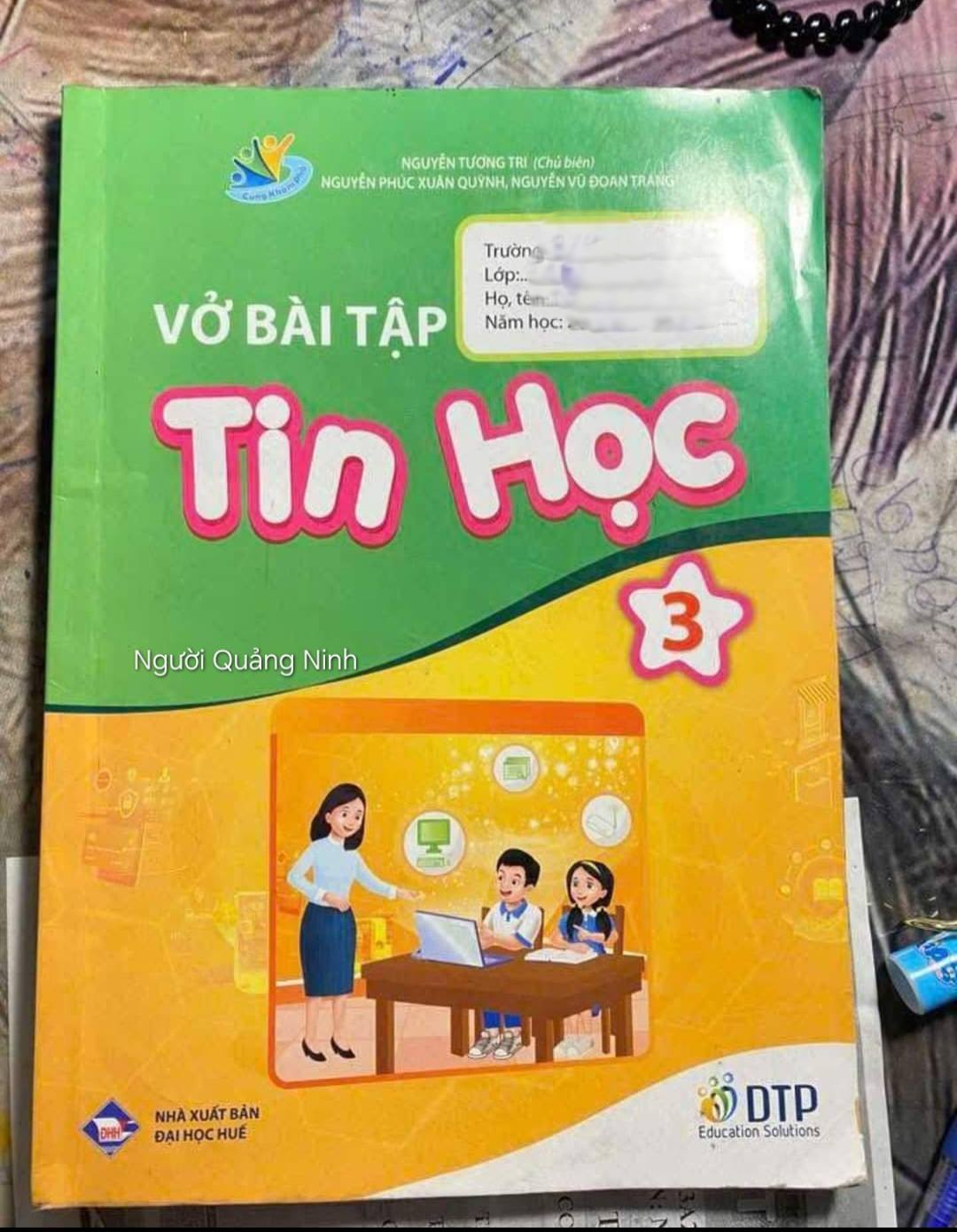 NXB ĐH Huế lên tiếng vụ link web không lành mạnh trong vở bài tập tin học lớp 3: "Trước đó link được sử dụng đúng mục đích"- Ảnh 1. NXB ĐH Huế lên tiếng vụ link web không lành mạnh trong vở bài tập tin học lớp 3: "Trước đó link được sử dụng đúng mục đích"- Ảnh 1.