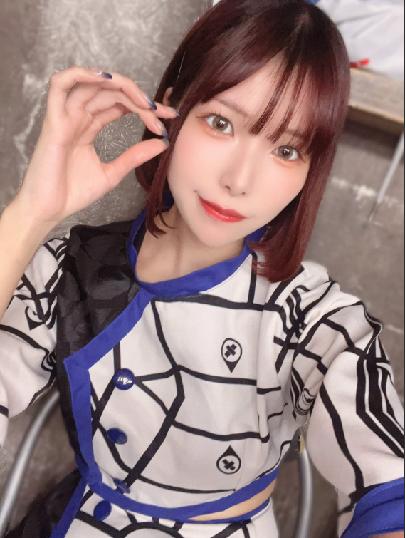 Liều lĩnh tạo thử thách gập bụng theo lượt like, hot girl gợi cảm "méo mặt" khi thấy con số, trả nợ nửa năm chưa xong- Ảnh 2.