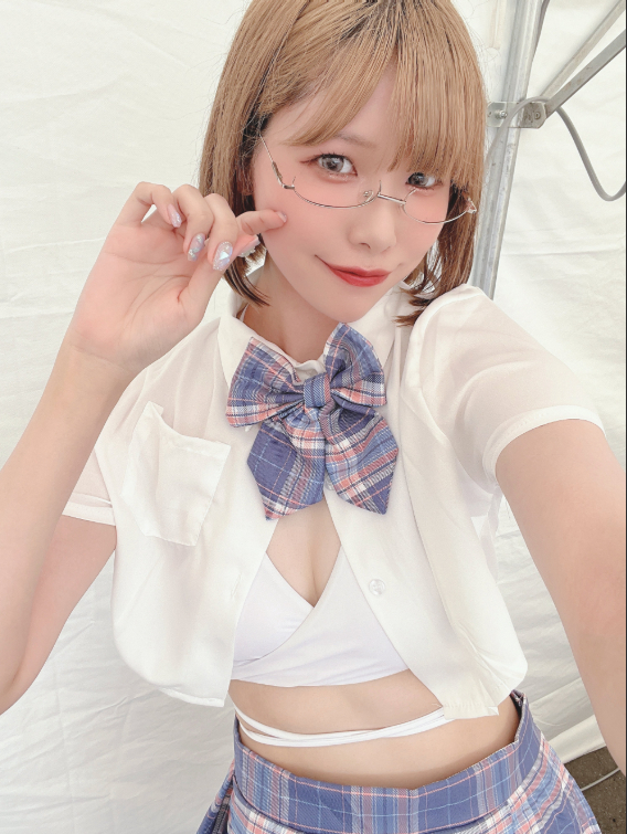 Liều lĩnh tạo thử thách gập bụng theo lượt like, hot girl gợi cảm "méo mặt" khi thấy con số, trả nợ nửa năm chưa xong- Ảnh 3.