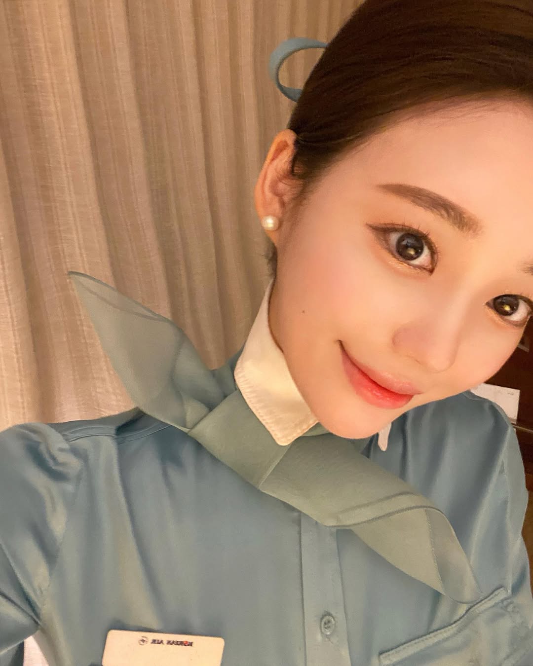 Nữ tiếp viên hàng không đẹp như "búp bê sống" bỏ nghề lấy chồng CEO: Nhan sắc, cuộc sống giờ ra sao?- Ảnh 1.